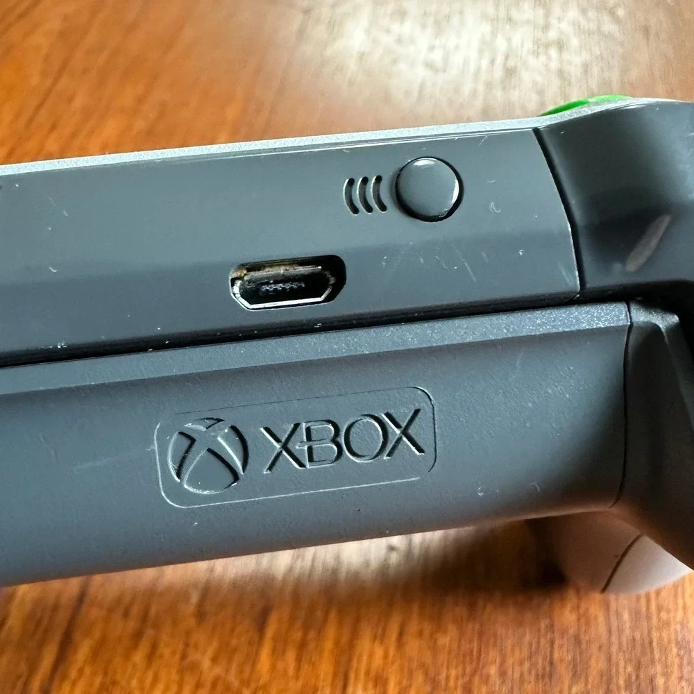 Microsoft Xbox One Wireless Controller Grey Green Gaming Video Games Tech Gamer